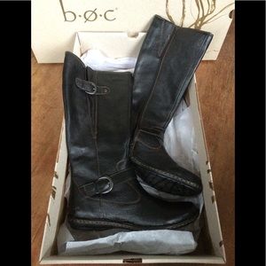 b.o.c Faye boots in black leather.